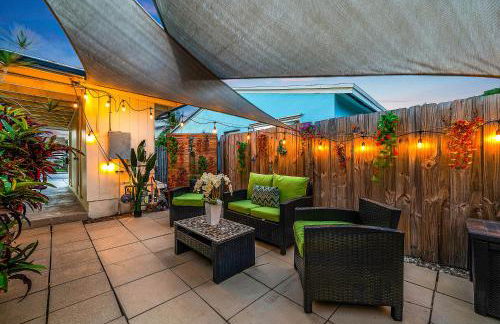 Coastal Harbor, King Bed, Pickleball Gear, Golf set, BBQ- 1 dollar rides to Beach, by Maven Vacation Rentals - Foto 52