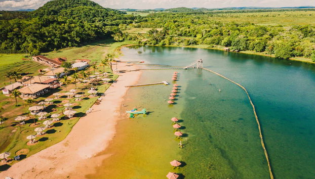 Panoramic view of the lagoon at Praia da Figueira