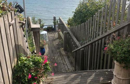 Lyme Clifftop Hideaway - Photo 16