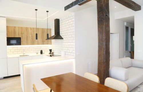 Piso Boutique frente al Casco Viejo de Bilbao - Foto 1