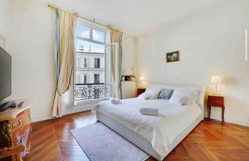 Champs Élysées : Appartement 200 m2 avec balcon - Foto 9