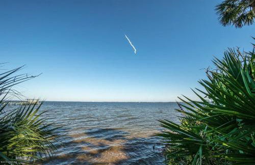 Florida Space Coast Waterfront Retreat - Foto 13