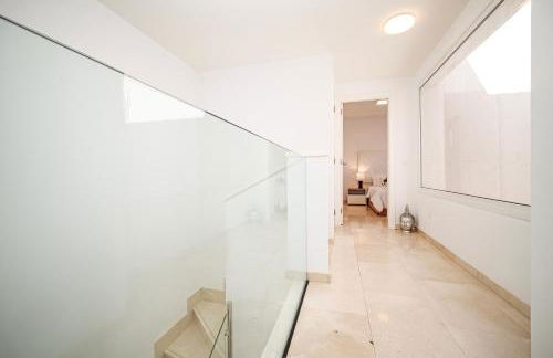 Nirvana - Luxury Villa with heated pool - Photo 22