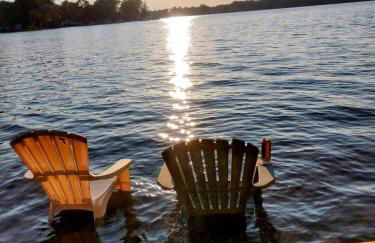 Stunning Lake Home w arcade and huge deck - Foto 2