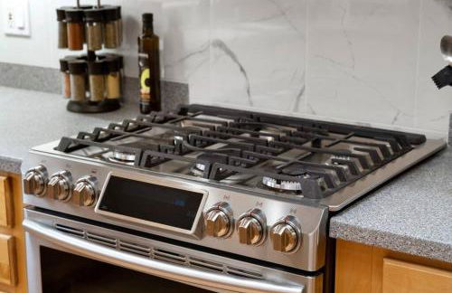 Stunning 2 Bedroom 1 Bath Home near BART - Photo 14