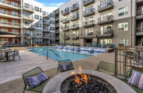 Boulevard Stays Dashing King 1 BR Suite Pool Parking Gym M - Foto 12