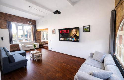 City Centre Apt - Sleeps 6, Parking, Shops & Trains - Foto 1