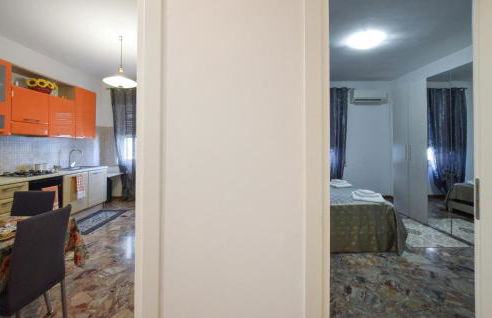1 Bedroom Stunning Apartment In Reggio Calabria - Foto 8