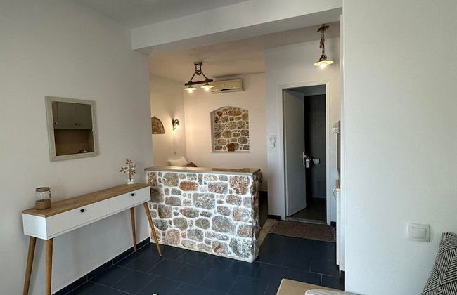 Elenis Studios & Apartments - Photo 20