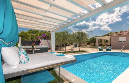 Awesome Home In Kamenmost With Jacuzzi - Foto 9