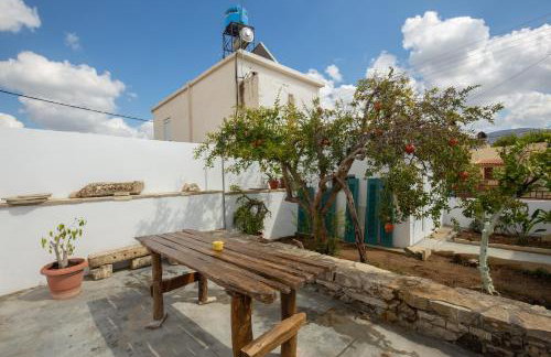 Iliopetra Studio - Photo 8