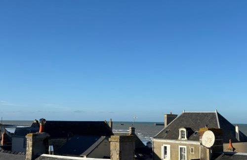 Mulberry duplex bien équipé 2 chambres petite vue sur mer plein centre d'Arromanches à 2 mn de la plage à pied et près de Bayeux au coeur des plages du débarquement - Foto 5