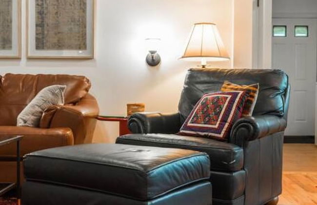 Twin Cabin I - Hot Tub Firepit Hiking Retreat - Foto 6