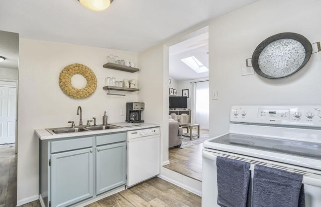 3bd1 Mile to Garden of the Godstraveler's Home - Photo 12