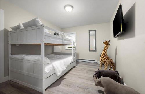 Whitewaters-Main plus Genoa on Oneida Lake - Sleeps 19 - Photo 40