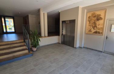 City Rose T2, Climatisation,parking privé, piscine, wifi , tout confort - Foto 5