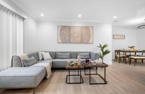 WOW! Pickleball Gym Stylish Modern Living - Foto 8