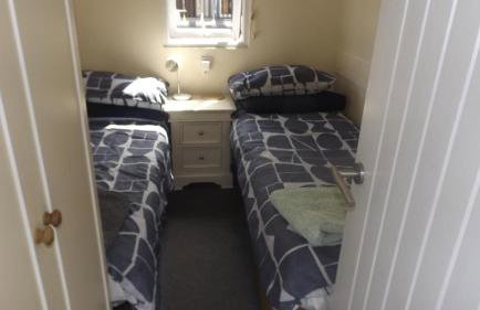 Spacious 3 Bedroom Cabin at Avonvale Holiday Lodge - Photo 24