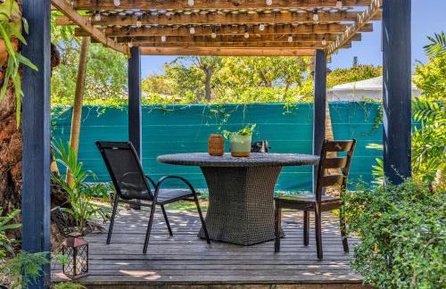 Artful Home Near Design District - Photo 24