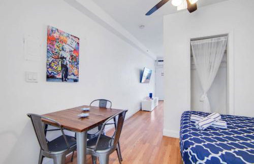 Stylish Ocean Dr Apt w/ 2 Queen Beds, Across Beach - Foto 8