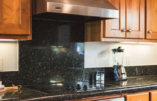 Waterfront Retreat With Stunning Views Modern Co - Foto 31