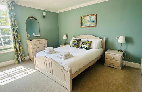 5 Bed Luxury Townhouse with Hot Tub, Rooftop Terrace, Perfect for Groups, Near Cruise Terminal - Foto 33