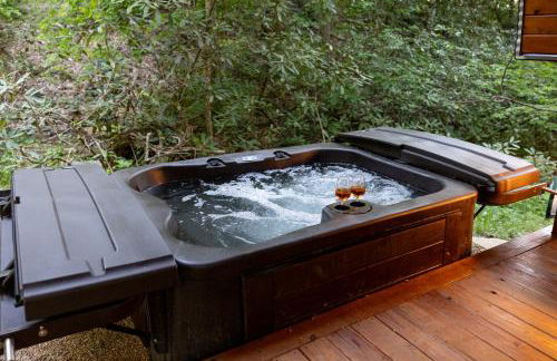 Airstream w Bathtub, River, & Hot Tub - Foto 6