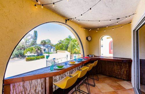 *Eclectic hidden Gem / Tiki Bar and Pool* - Foto 18