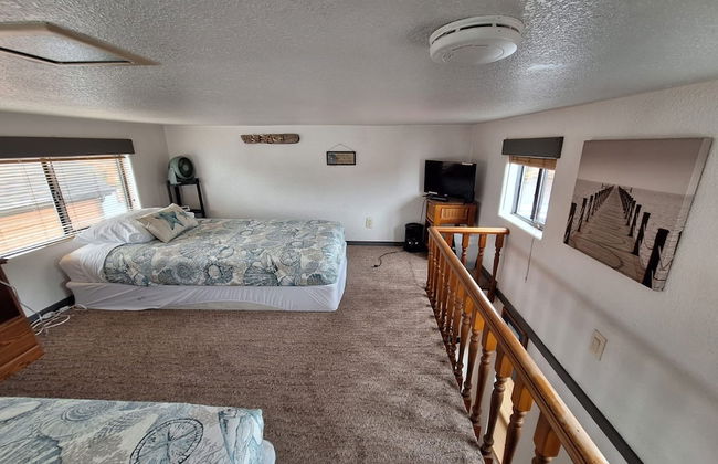 Ocean Front Cabin 14 w Jacuzzi Gorgeous Views - Photo 21