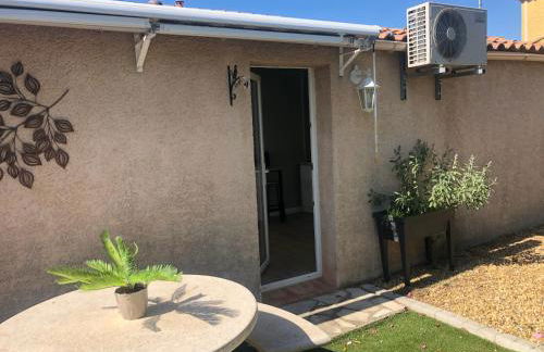 Studio refait à neuf avec jardin Aigues Mortes - Foto 3