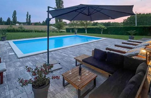 5 Bedroom Cozy Home In Desni Stefanki - Foto 15