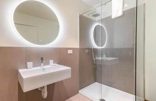 Hostdomus - Lagrange Luxury Apartment - Photo 14