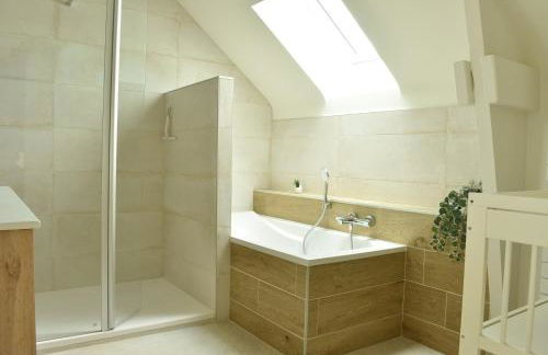 Gîte La Mancellière - Maison familiale 12-15 pers, grand jardin, jeux & pétanque - Pleine nature - Foto 4