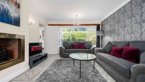 Lovely Greater MCR Family Home by City SuperHost - Foto 2