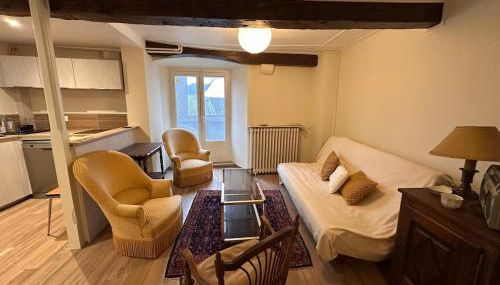 La petite maison de la place - Photo 3