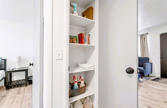 Charming 2BR w King Queen Close to SLC - Foto 28