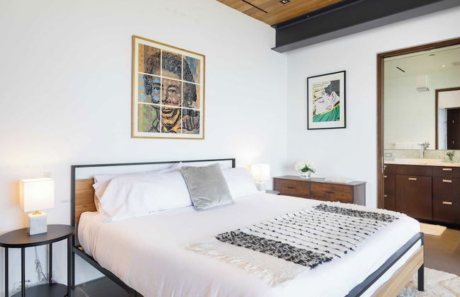 Hollywood Overlook by Avantstay Private Pool + Hot Tub Panoramic Views - Photo 33