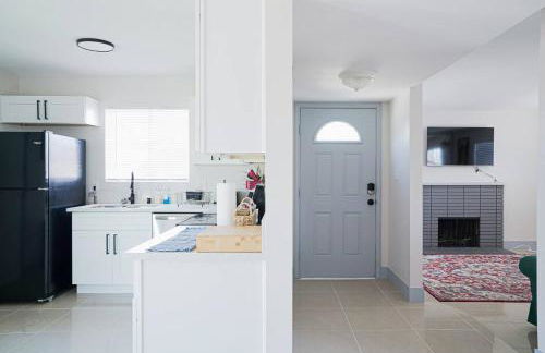 Vegas Hideaway with Jacuzzi & Pool by Strip - Foto 37