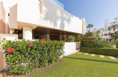 BAHIA DE LA PLATA-Exclusive Seafront Apartment-4Pax - Photo 1