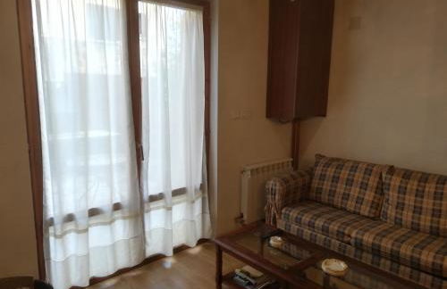 Pequeño adosado de montaña con terraza - Foto 5