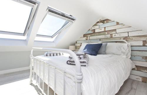 COASTGUARD COTTAGES by BOURNECOAST - A Charming Victorian Holiday Home with SEA VIEWS, HOT TUB and Garden - HB6098 - Foto 21