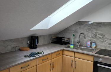 Fredi Apartment, moderne ruhige Wohnung, nur 4 km von der A2 - Foto 24