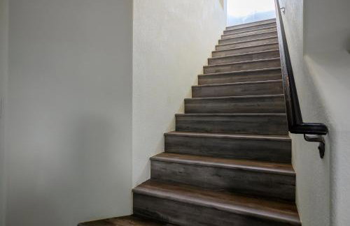 Relaxing Vegas Stay with BBQ & Games - Foto 36