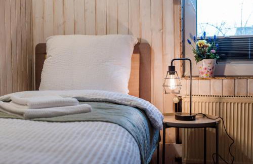 janu-homes - 3 Zimmer Apartment - 4 Betten, Waldblick vom Kirchplatz - Foto 14