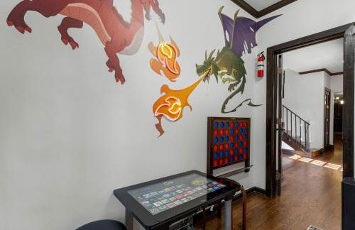 Castle Stay by Gathering Place Hot Tub & Fire Pit - Foto 4