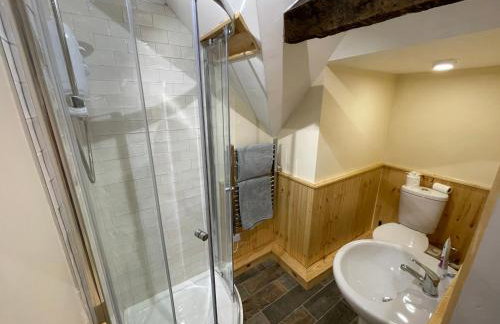 Large Historic Farmhouse in Rhondda Valley Perfect for Groups with Hot Tub - Foto 27