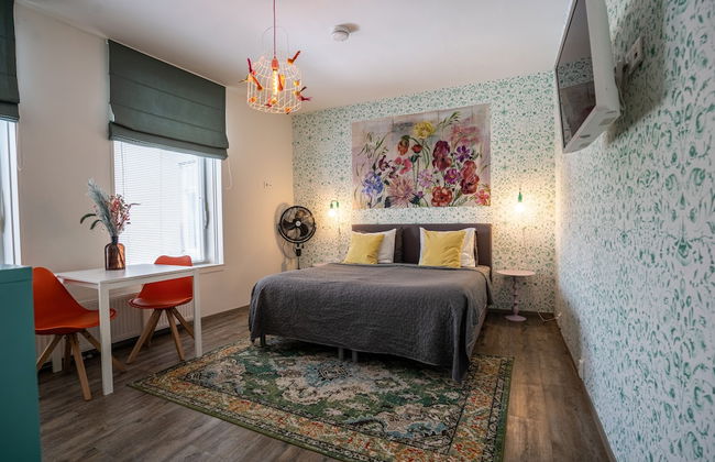 Neon Nights - Foto 1