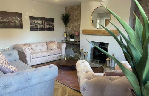 Castle View House - Photo 1