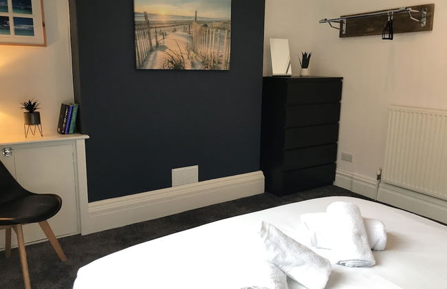 Bright Spacious 3-bed With Office & Patio, Preston - Foto 9