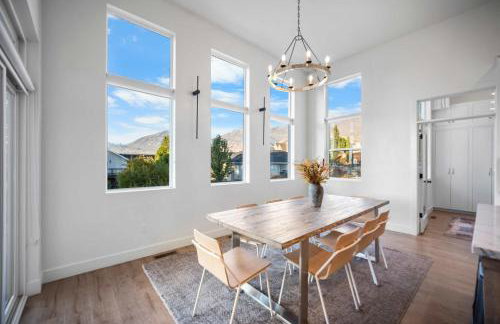 Luxe Family Retreat with Private Pickleball a Large Swim Spa indoor Movie Theatre 2 Outdoor Firepits a Home Gym and more - Foto 9